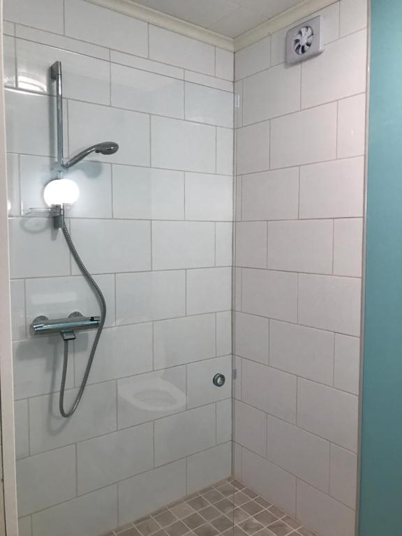 E-City B&B - Single Room With Shared Bathroom