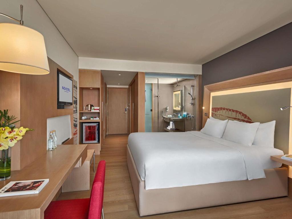 Superior River View King Room with Balcony