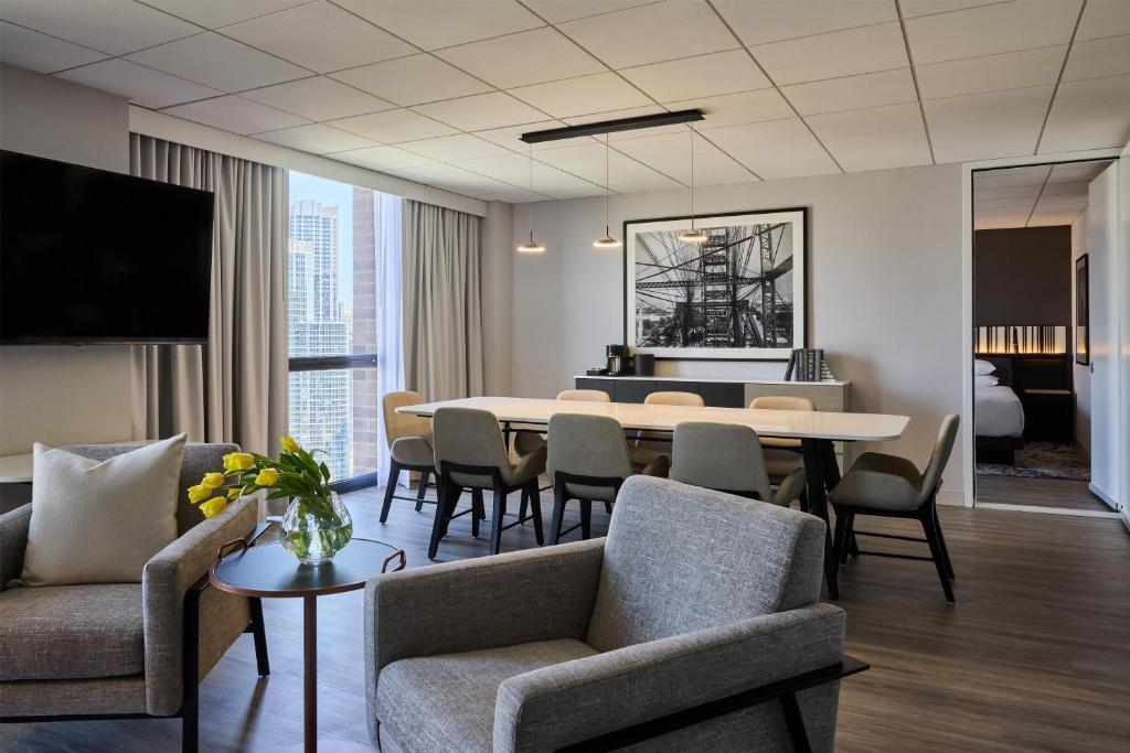 Hyatt Regency Chicago photo