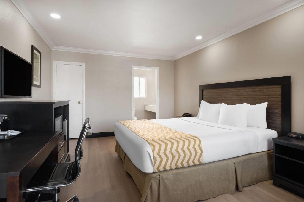 Travelodge by Wyndham Eureka photo