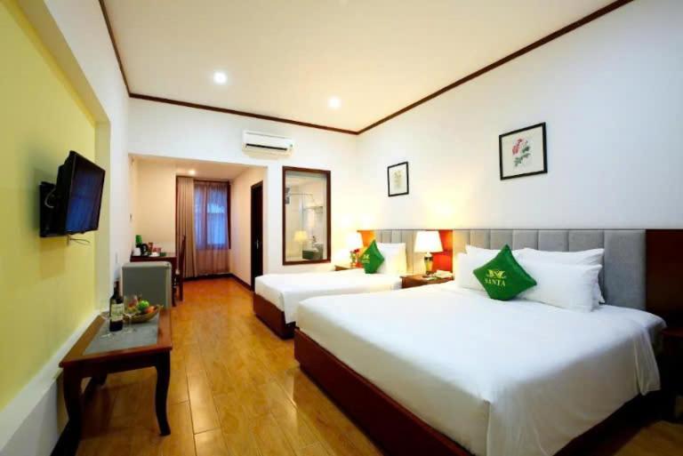 Phòng 3 Người Nhìn Ra Vườn