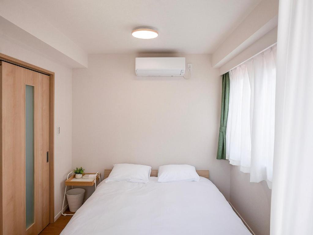 TP301 1LDK Home, Easy Access to Tokyo Skytree and Asakusa, 1 Double Bed and 1 single sofa bed, Sleeps 3