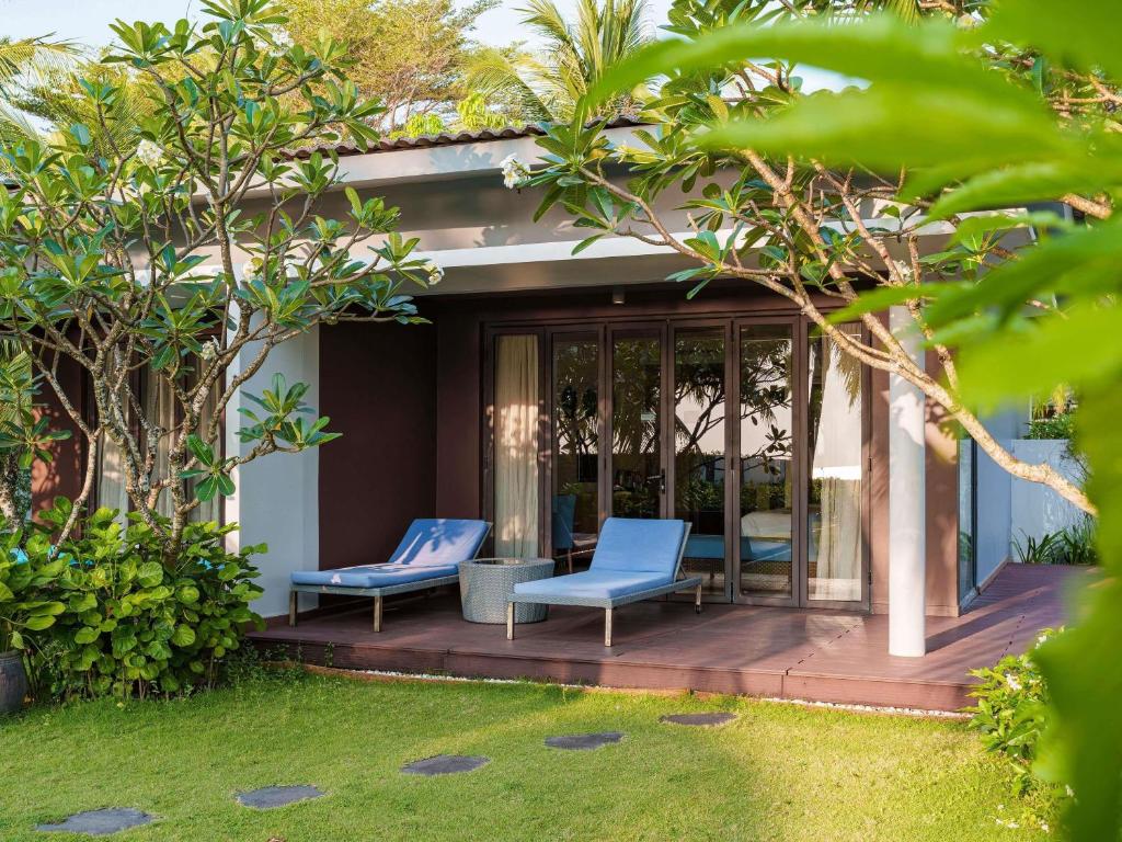 Bungalow Deluxe với Hồ Bơi Riêng và Tầm Ra Khu Vườn