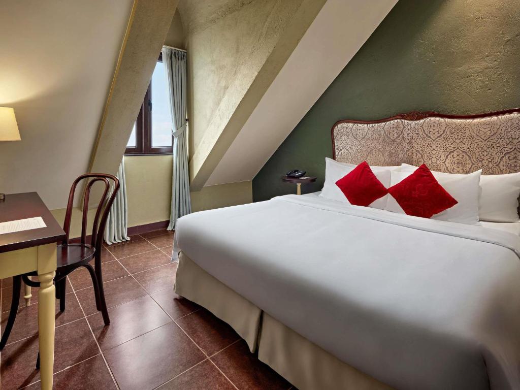 Attic King Room - No View