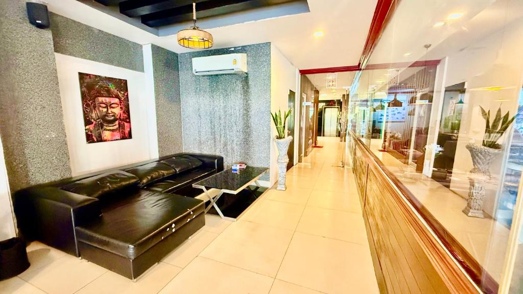 فضای داخلی Patong Platinums Hotel در پوکت - تصویر ۳