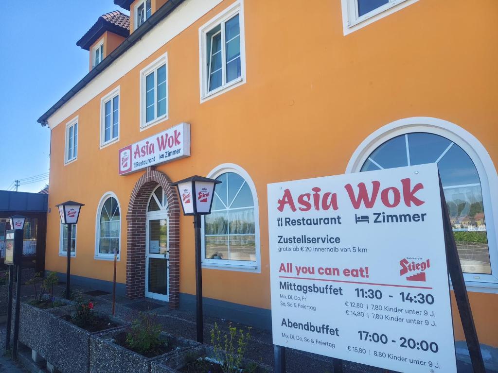 a building with a sign in front of it at Asia wok gasthof in Ybbs an der Donau