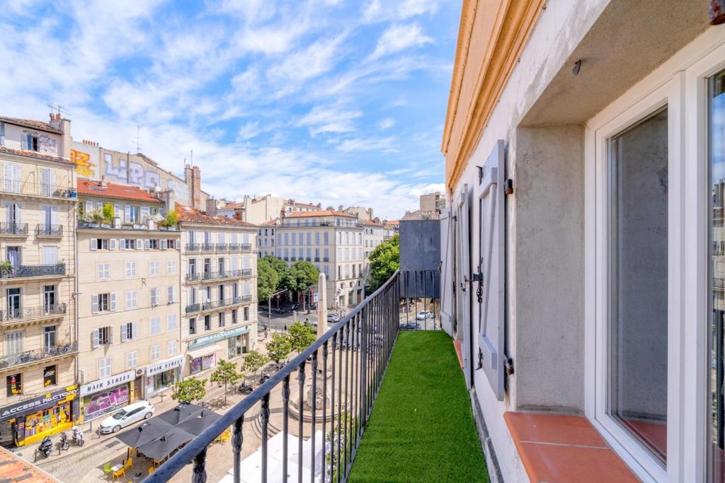 T4 avec Terrasse et balcon à 7 min à pied Gare St-Charles