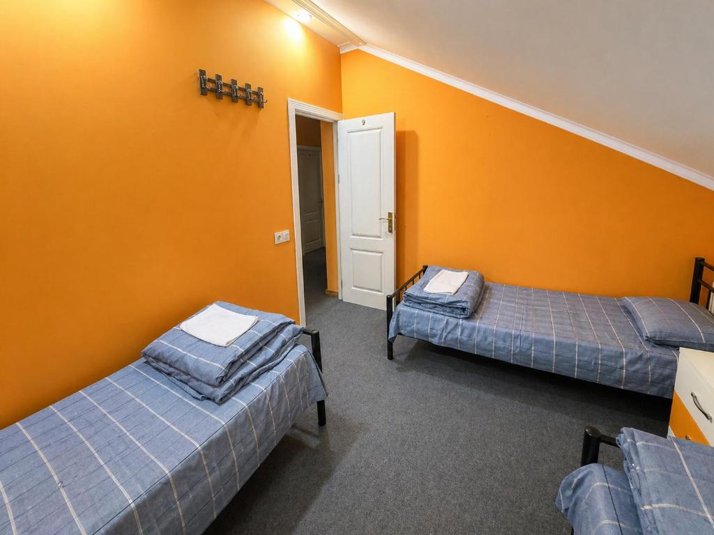 Smile Hostel - Camera Tripla Economica Con Bagno Condiviso