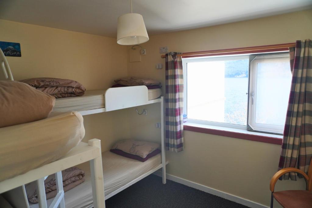 Loch Ness Lochside Hostel - Over 16s Only - Bed In 4-Bed Female Dormitory Room