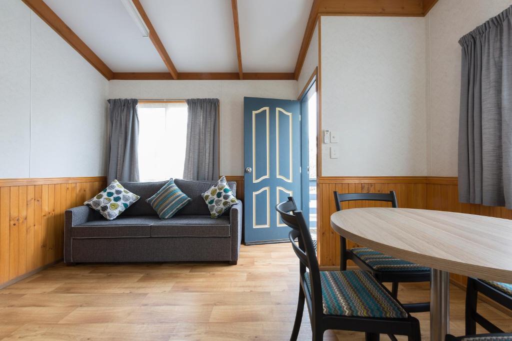 Alivio Tourist Park Canberra - Cabine Wattle Glen (2 Chambres)