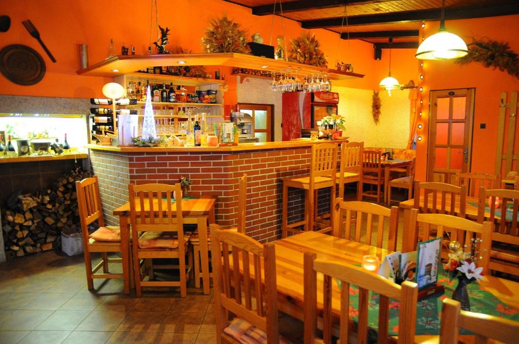 Lounge nebo bar v ubytování Penzion Severka