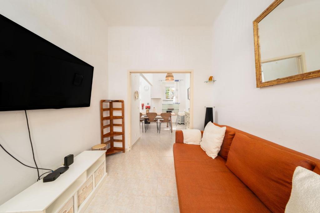 Cascais Escape Walk to Old Town & Beach wAC