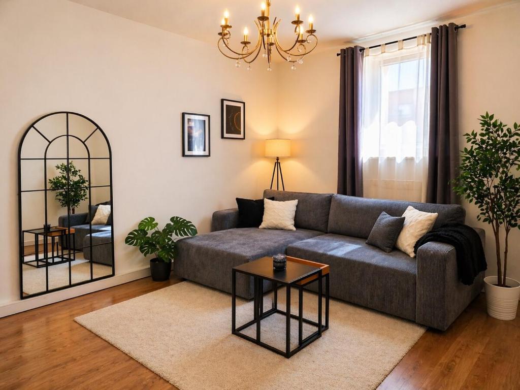 Urban Hideaway - Stylish Downtown Apartment