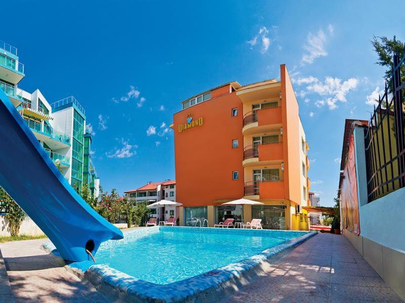 Bazén v ubytování Diamond Hotel nebo v jeho okolí
