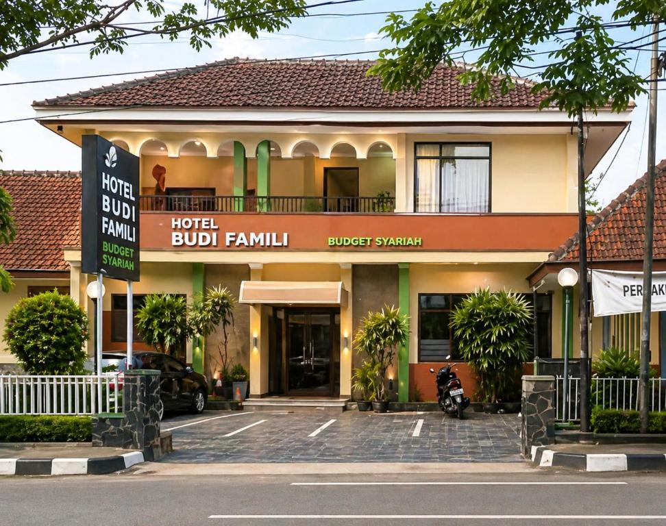 Hotel Budi Famili Budget Syariah - Housity