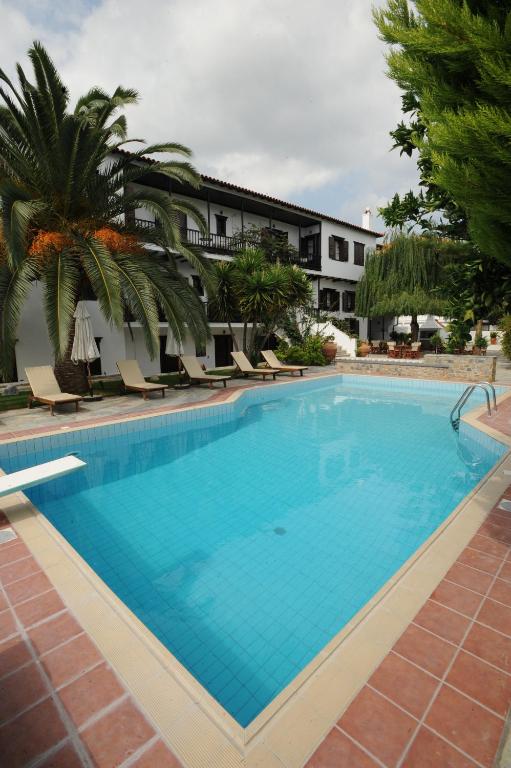 Bazén v ubytování Elli Hotel nebo v jeho okolí