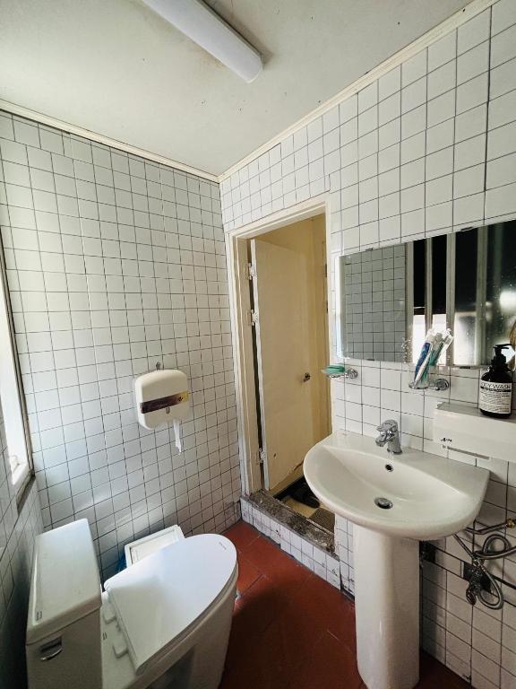 Hostel Metro - Triple Room With Private Bathroom