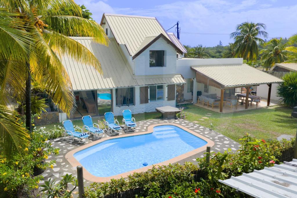 an aerial view of a house with a swimming pool at Beach Escape in Trou d'Eau Douce