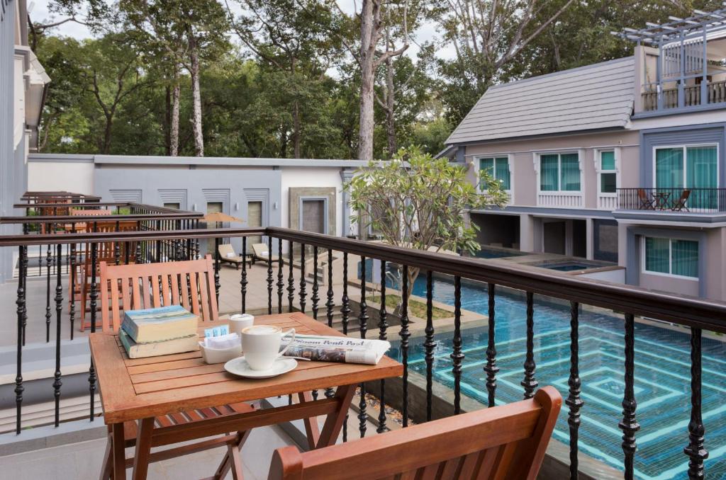 Bazén v ubytování J7 Angkor Hotel nebo v jeho okolí