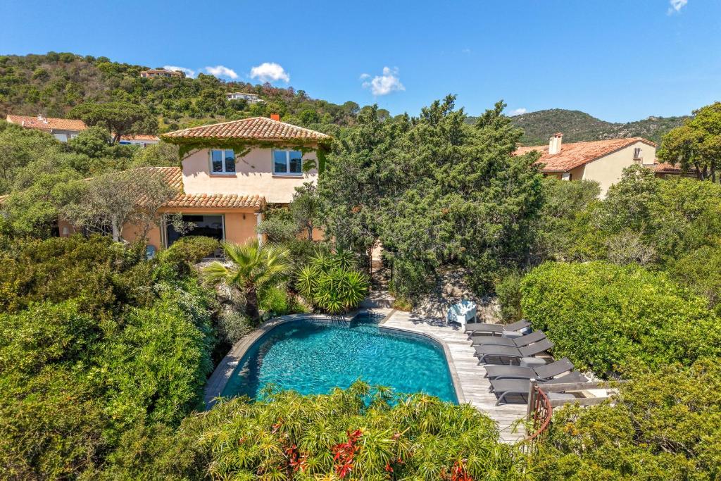 villa pool heated, calm, comfort & beaches