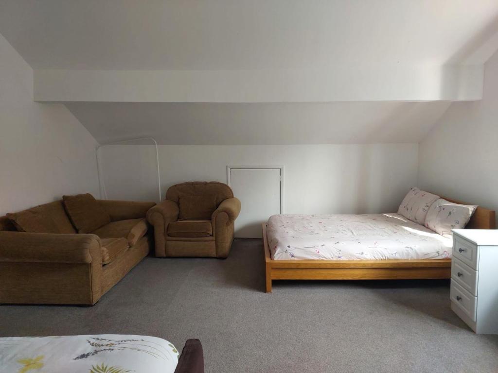 Bethel Apartments - Standard Family Room