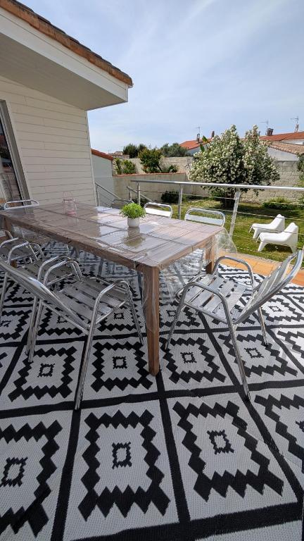 Maison pour 6 adultes ou 4 adultes et 4 enfants, 3 chambres, 1 jardin