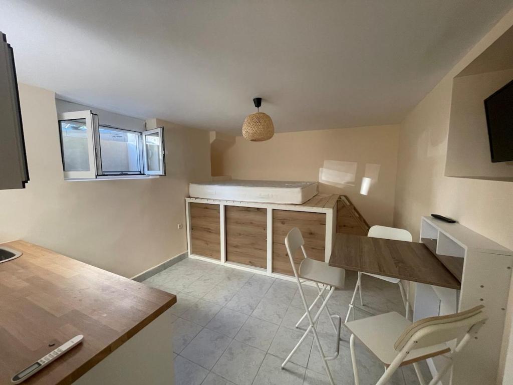 Minimal apartment for a relaxing vacation!