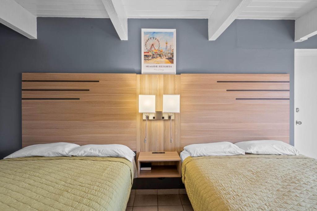Aztec Ocean Resort - Pool Side With Balcony Double Bed