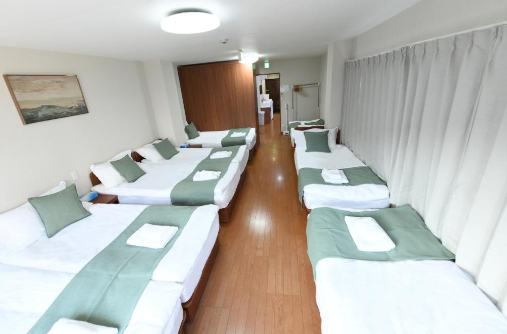 Near Shinsaibashi Dotonbori ,private 2nd floor,8 single beds
