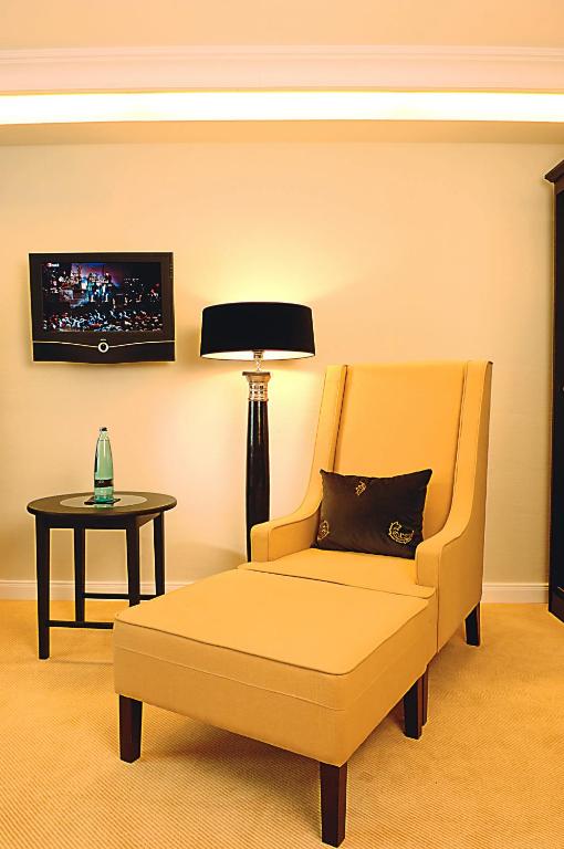 TV a/nebo společenská místnost v ubytování Hotel Business & More