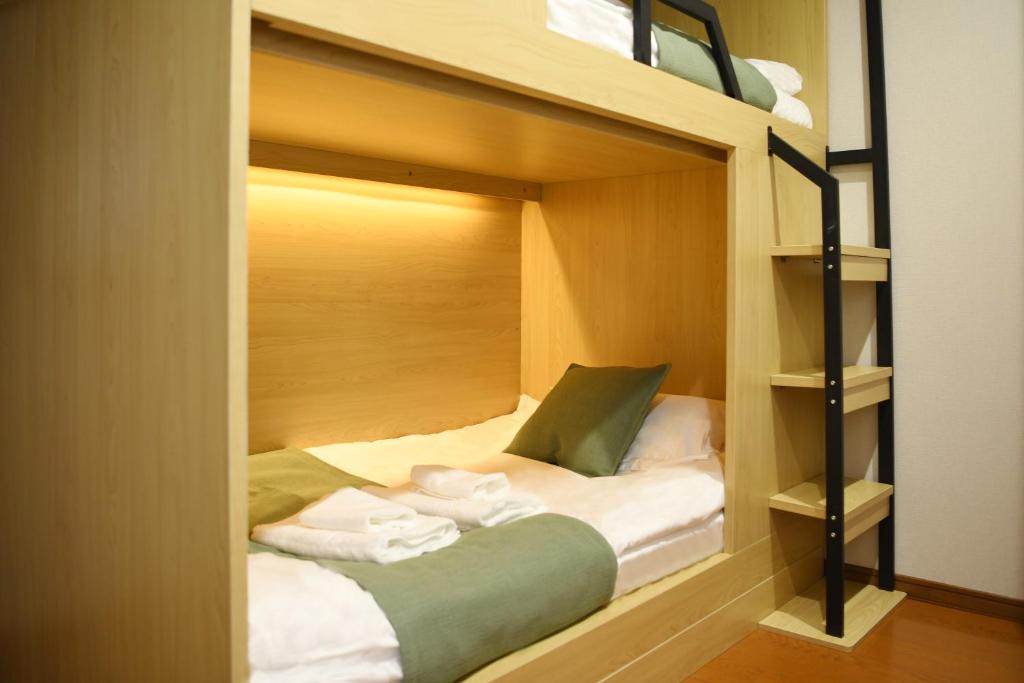 Near Shinsaibashi Dotonbori ,3 Rooms,4 Bunk Beds,Private 3rd Floor