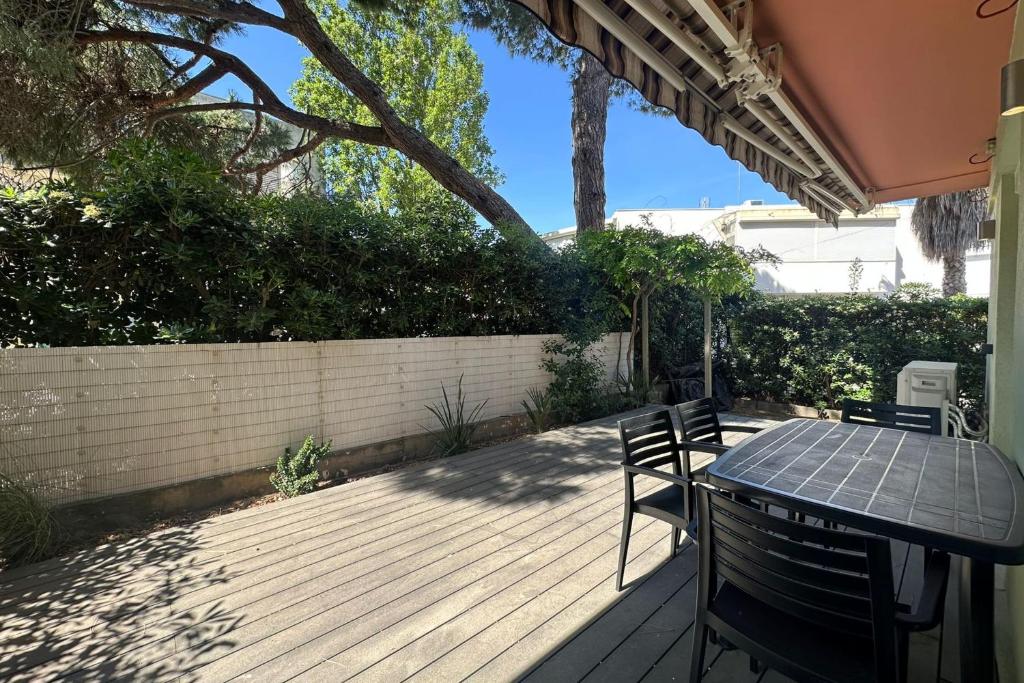 LEldorado Séjour au Boucanet avec terrasse ombragée