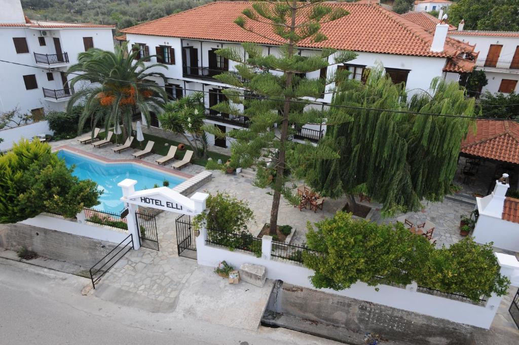 Bazén v ubytování Elli Hotel nebo v jeho okolí