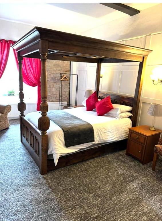 Castle View Hotel - Deluxe Double Room With Castle View