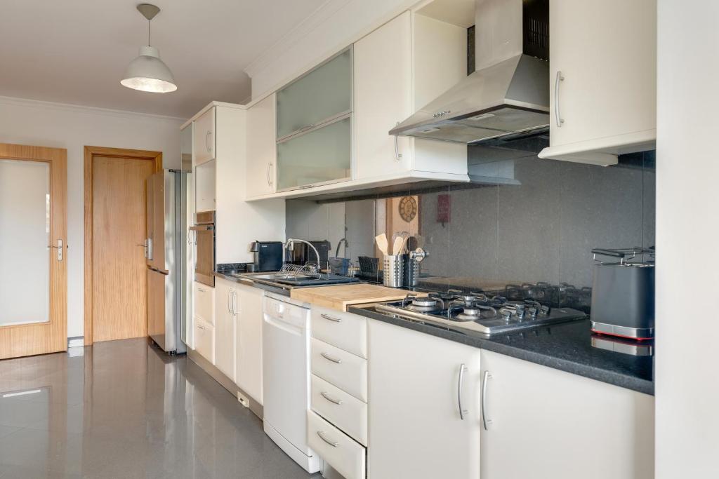 Sun Flower Apartment by Holiday Rental Madeira