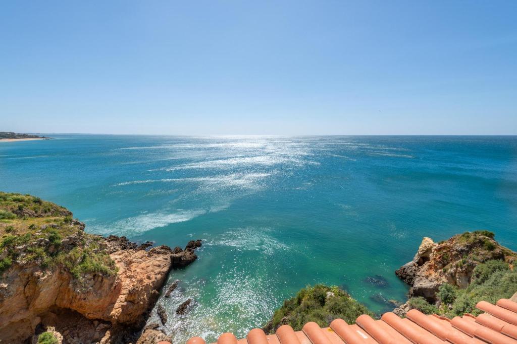 a view of the ocean from a cliff at Jardins do Mar - BY BEDZY in Albufeira