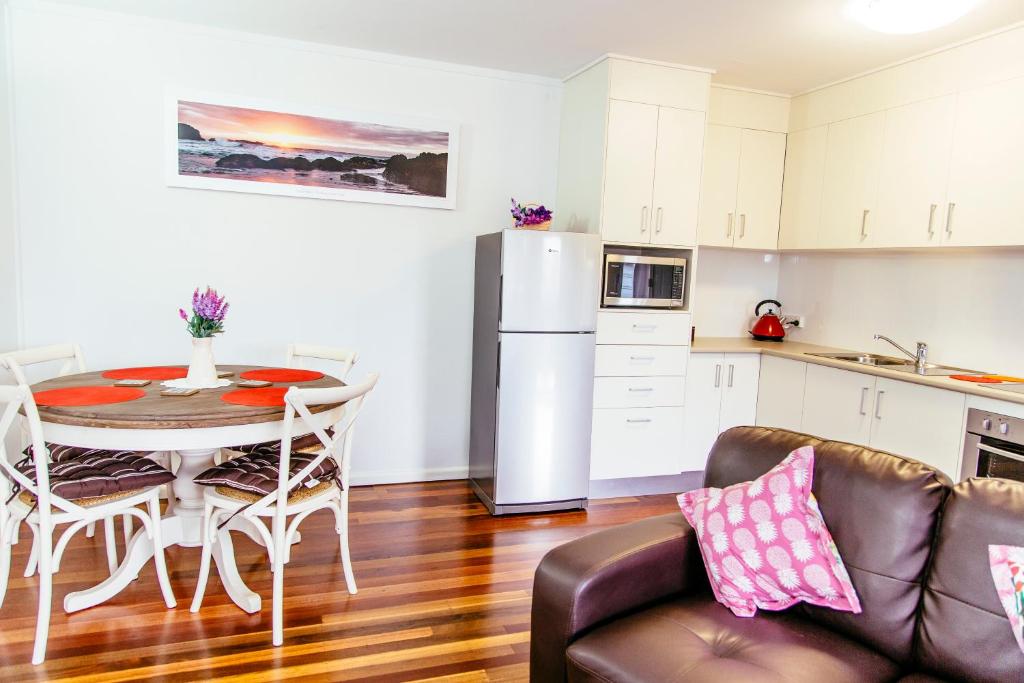 Kuchyň nebo kuchyňský kout v ubytování Coffs Jetty BnB