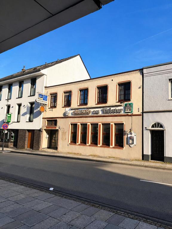 an old building on the side of a street at FeWo- Room Rental Rheine in Rheine