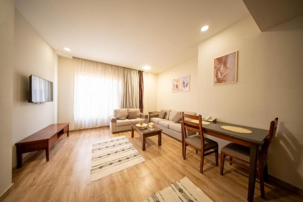The Home Dreamland - 
