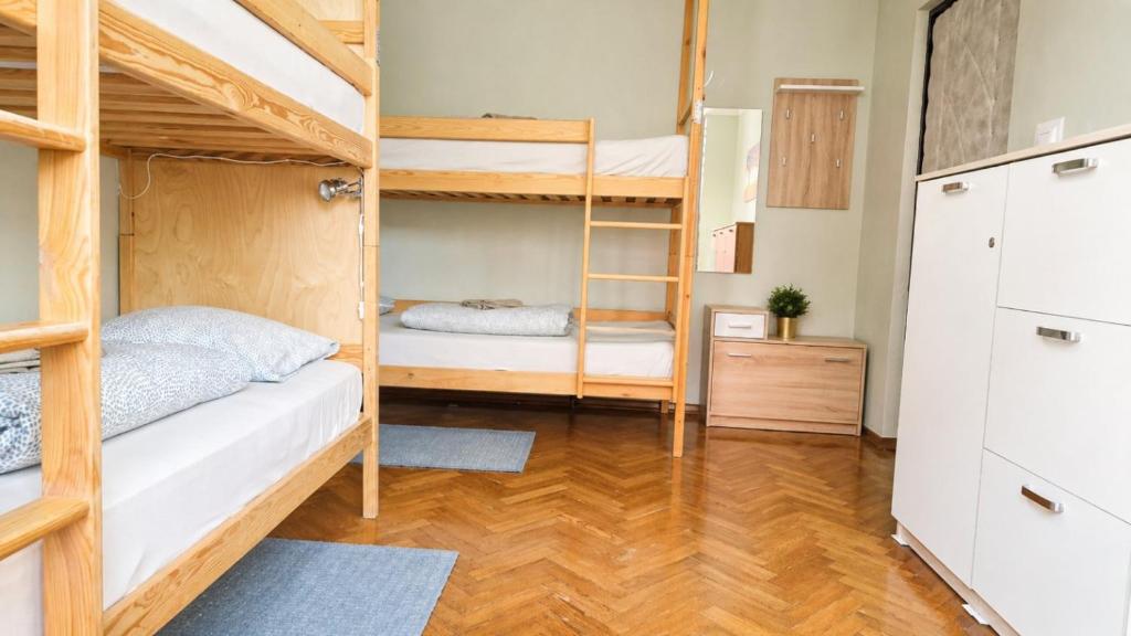 For rest Hostel - Single Bed In 4-Bed Dormitory Room
