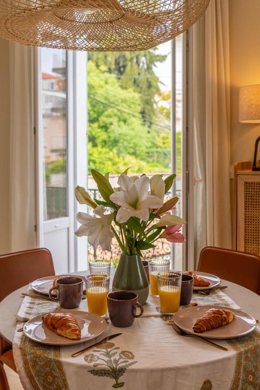 LA SERENITE douceur de la Riviera avec petit balcon au cœur de Cannes
