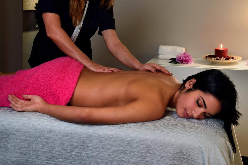 Spa and/or other wellness facilities at Embassy Hotel & Spa