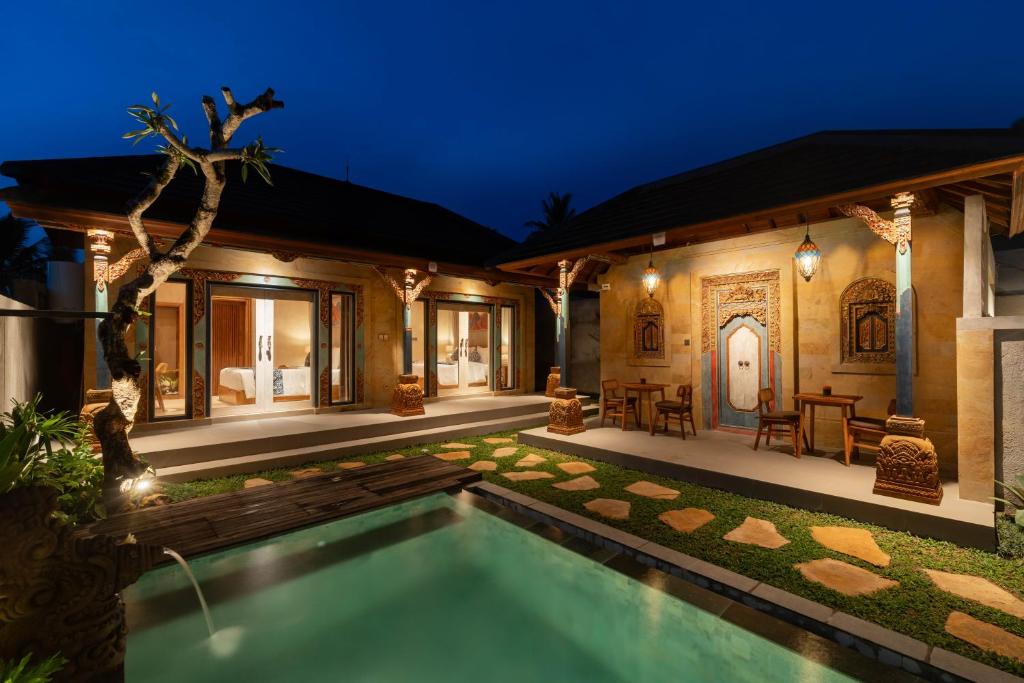 Tugeh Ubud Antique Villa