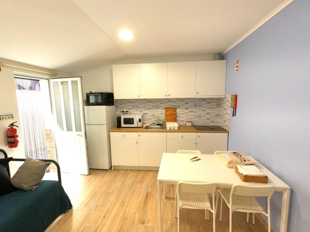 Cozy one-bedr. apartment in Costa da Caparica