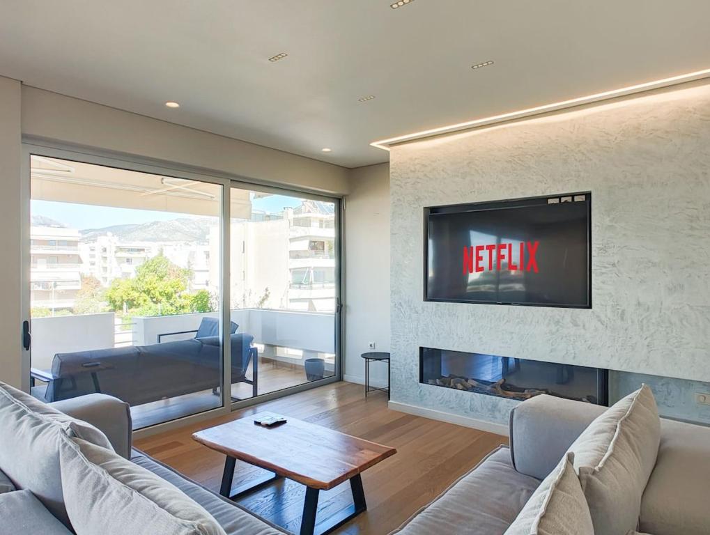 Lucent Penthouse in Glyfada Center