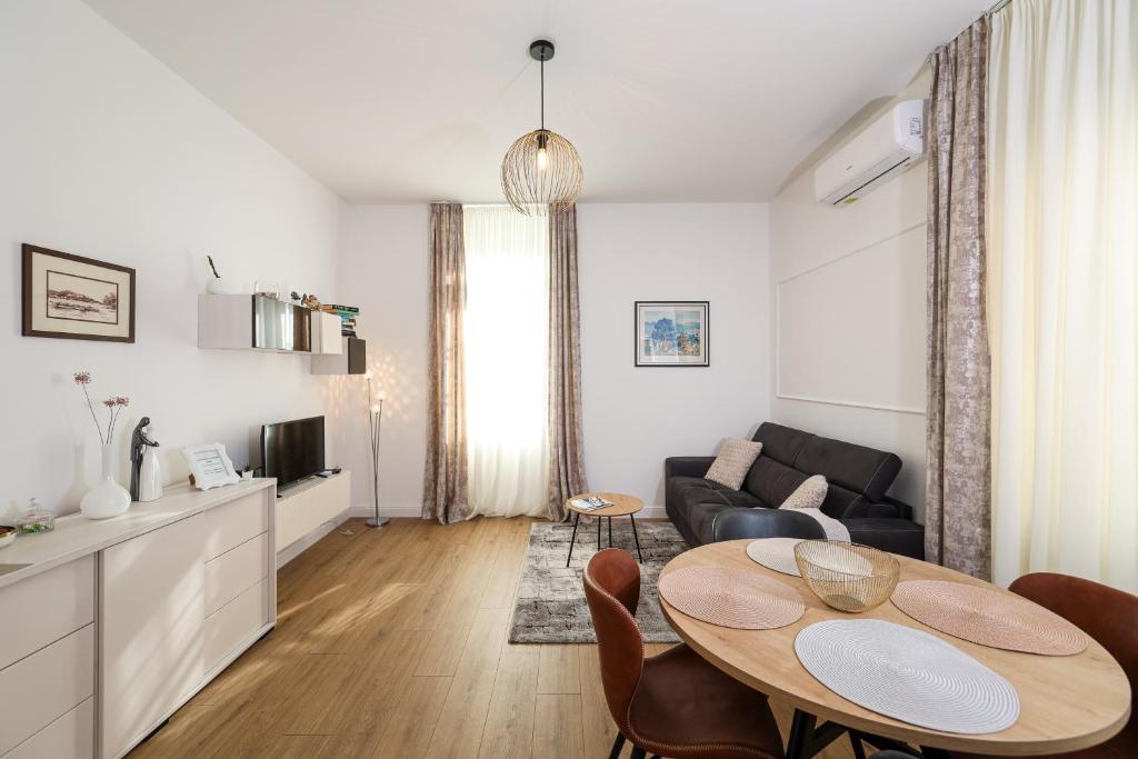 Bay View Apartment