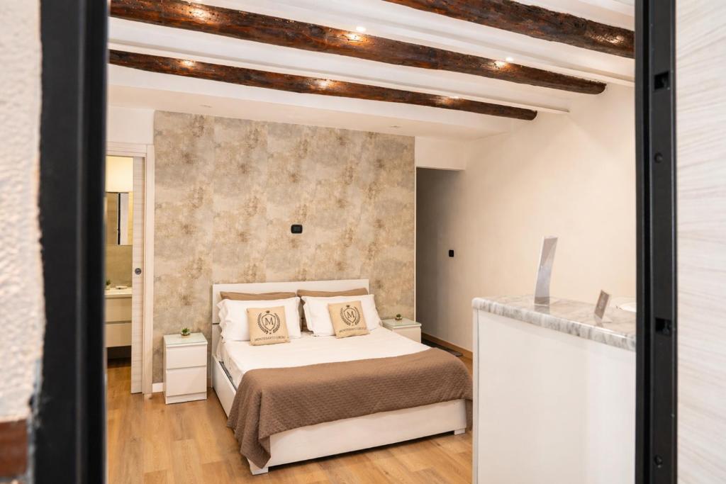 Montesantogroup Holiday House