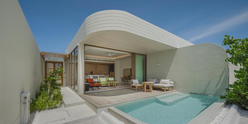 1 Bedroom Sunset Beach Pool Villa