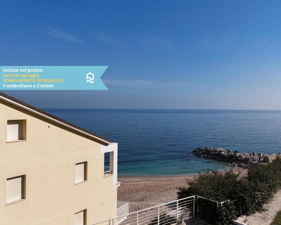 a view of the ocean from a house at Sogni blu in Numana