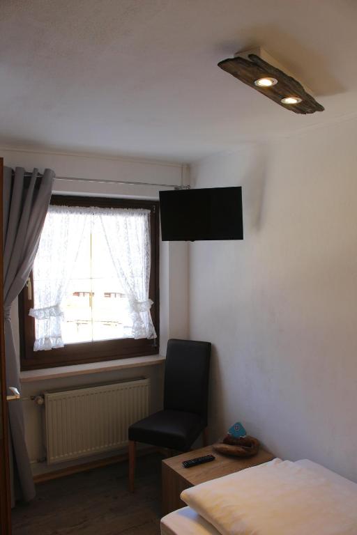 Gästehaus Stöckl - Room1 - Eenpersoonskamer Met Douche / Toilet